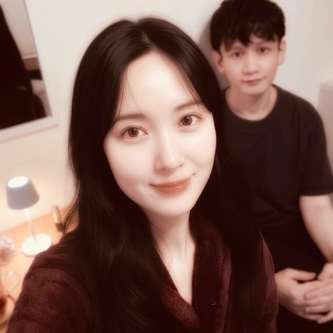 MoonTed Diary: Ms. JIJI, a guest from Seoul, with MoonTed therapist AKI sitting behind her